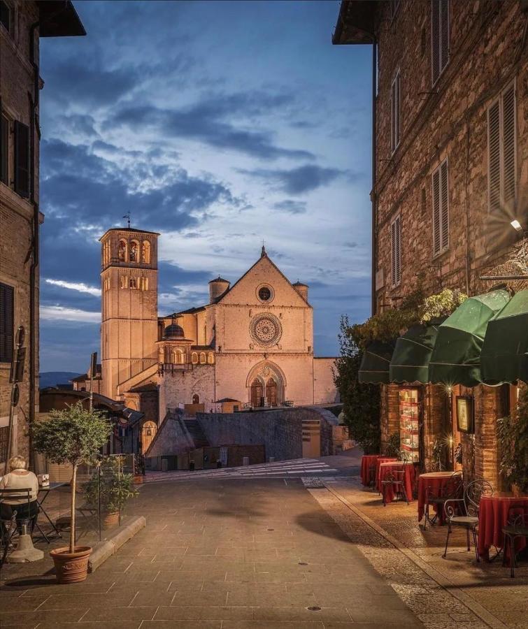 Francesco House Family Apartamento Assisi Exterior foto